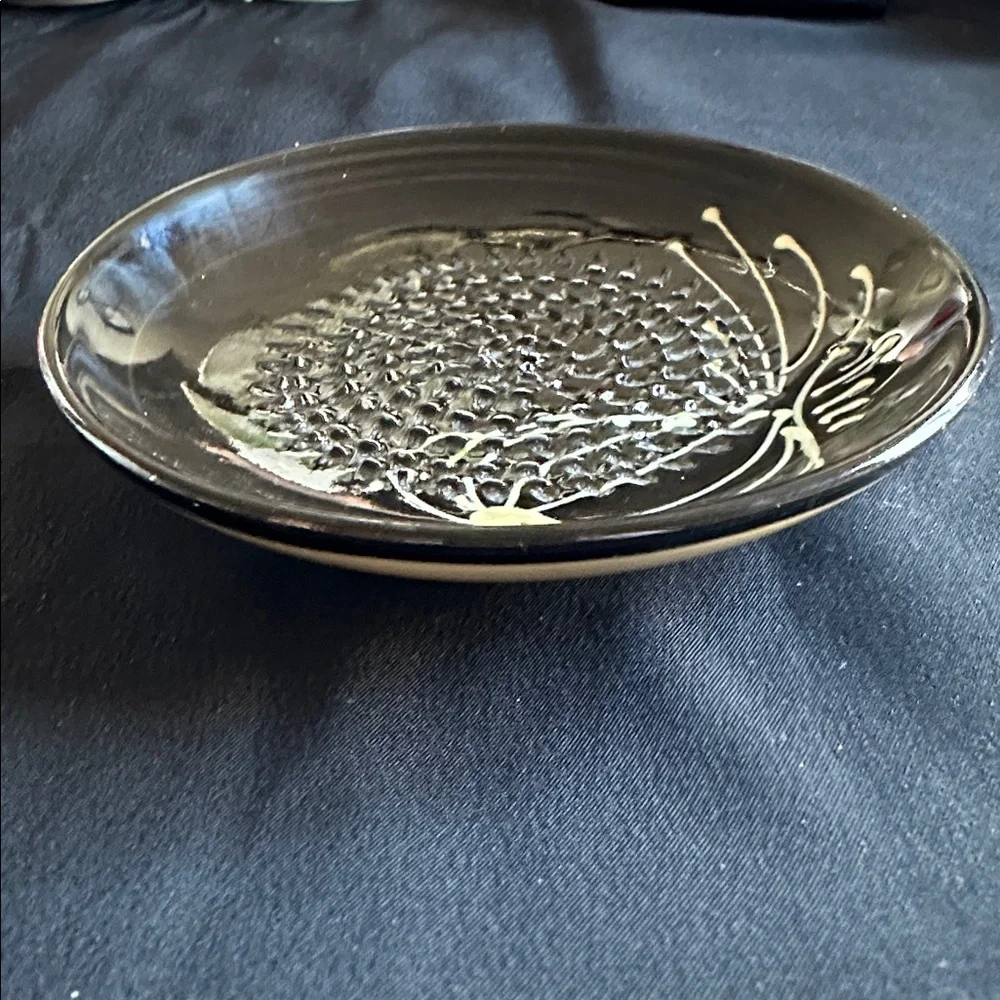 Rupi 1980 EUC Spanish ceramic garlic grater dish. Black with yellow design - Picture 3 of 5